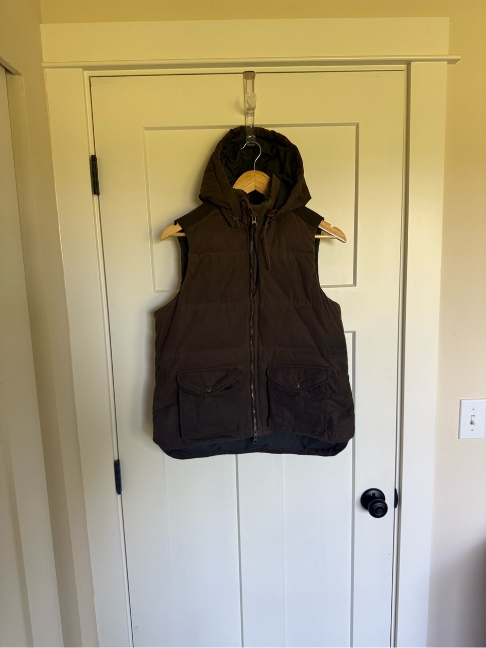 Filson Oil Finish Hooded Vest Women’s Medium Brown Waxed Canvas Sample Rare